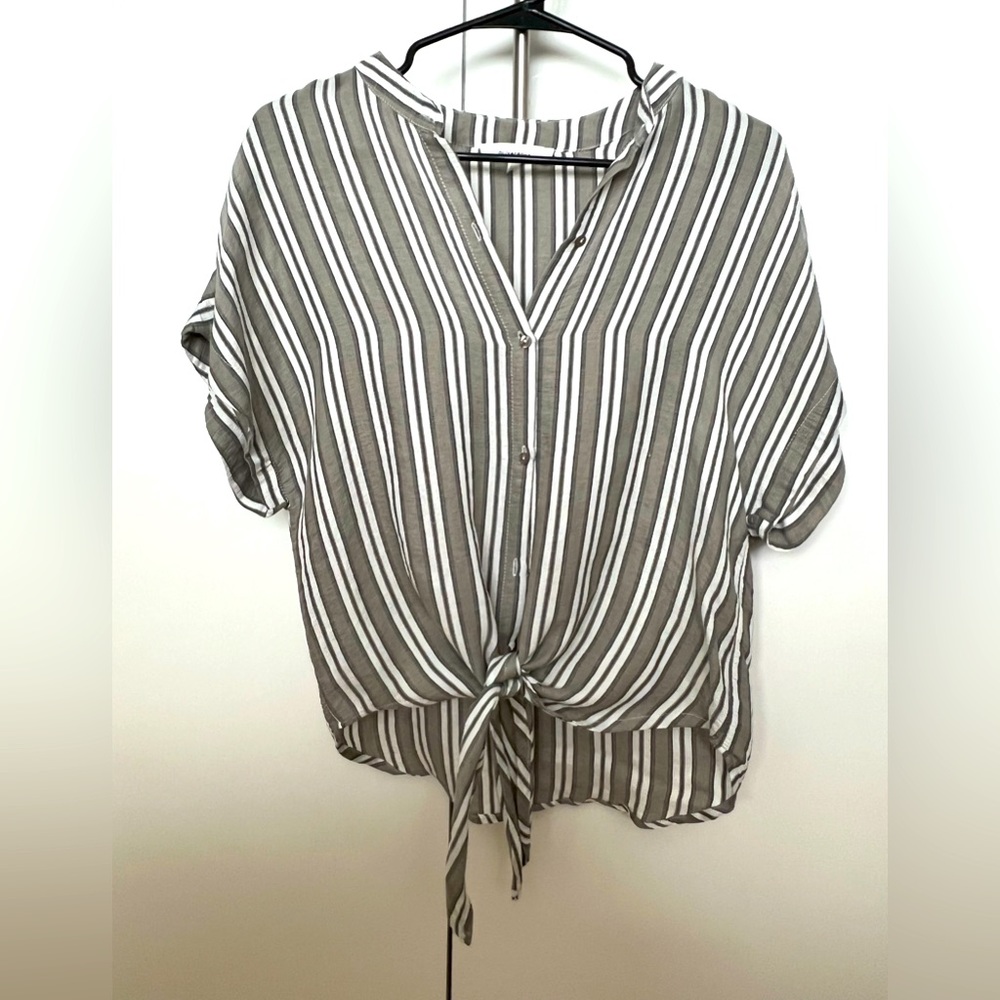Olivaceous tie front cropped linen shirt